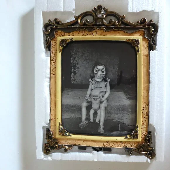 NEW 15" HALLOWEEN CREEPY WITCH GIRL HOLDING DOLL SCARY FRAME EASEL BACK ODDITY - Picture 2 of 11